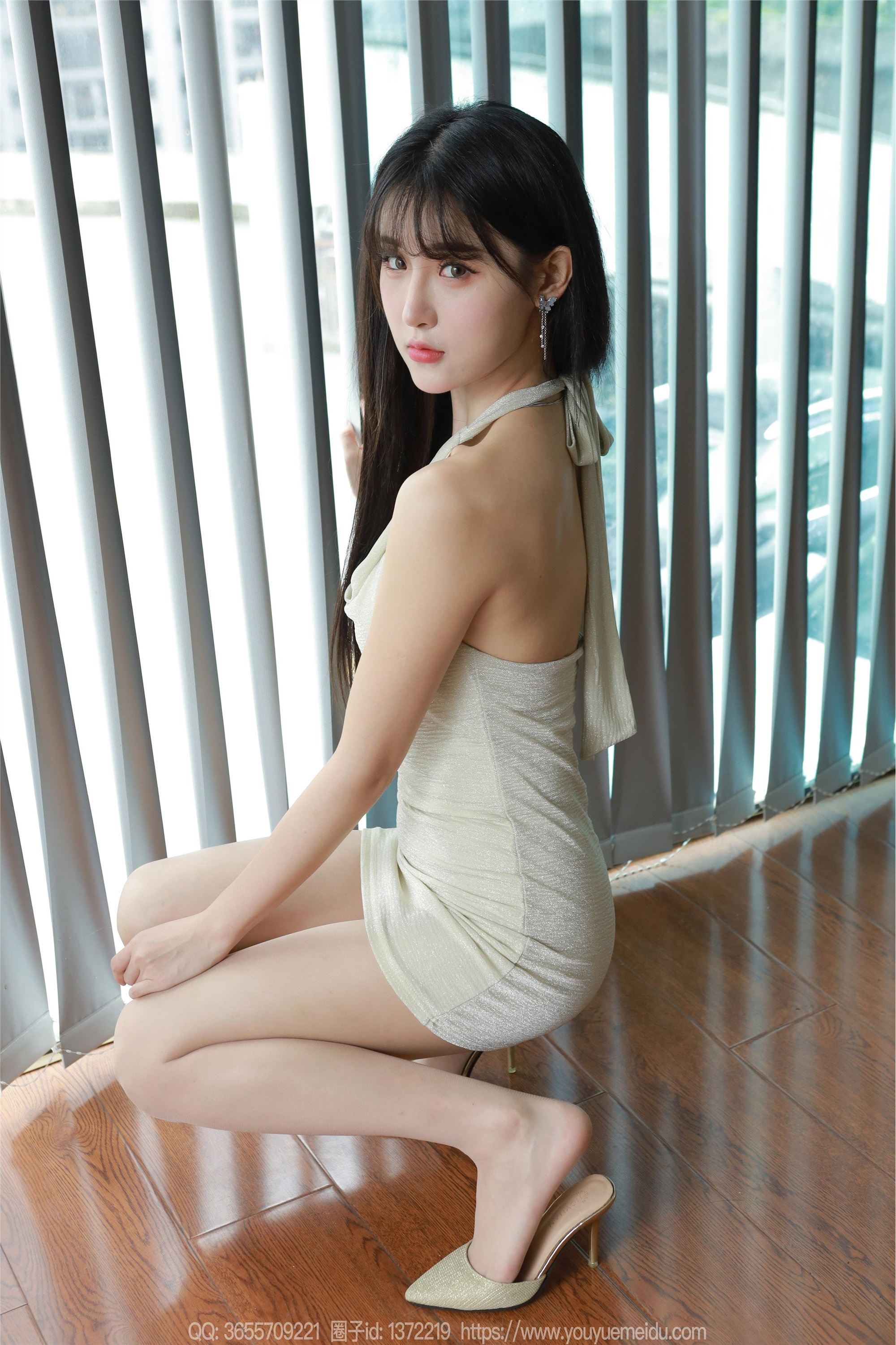 IESS异思趣向  2024.05.31 丝享家 1756 小宝《挂脖包臀裙》